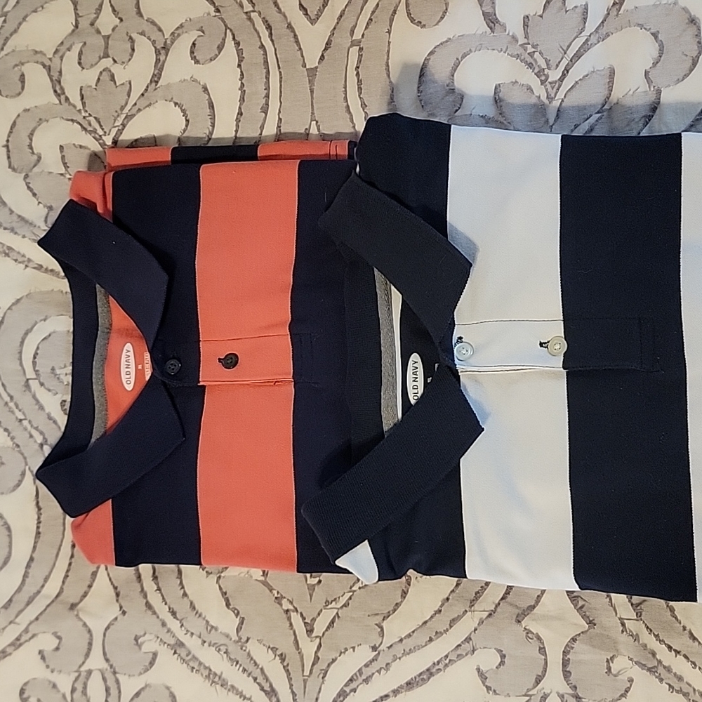2 short sleeve polo shirts by Old navy